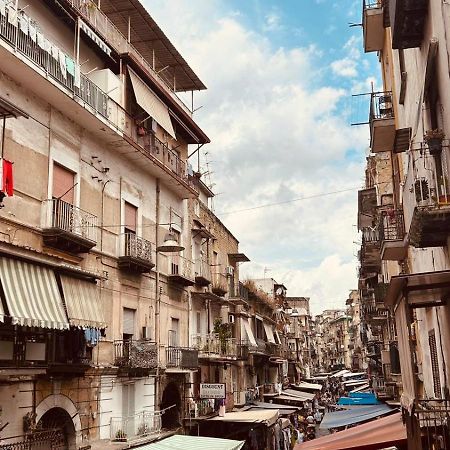 La Finestra Sul Borgo Hotel Naples Exterior photo