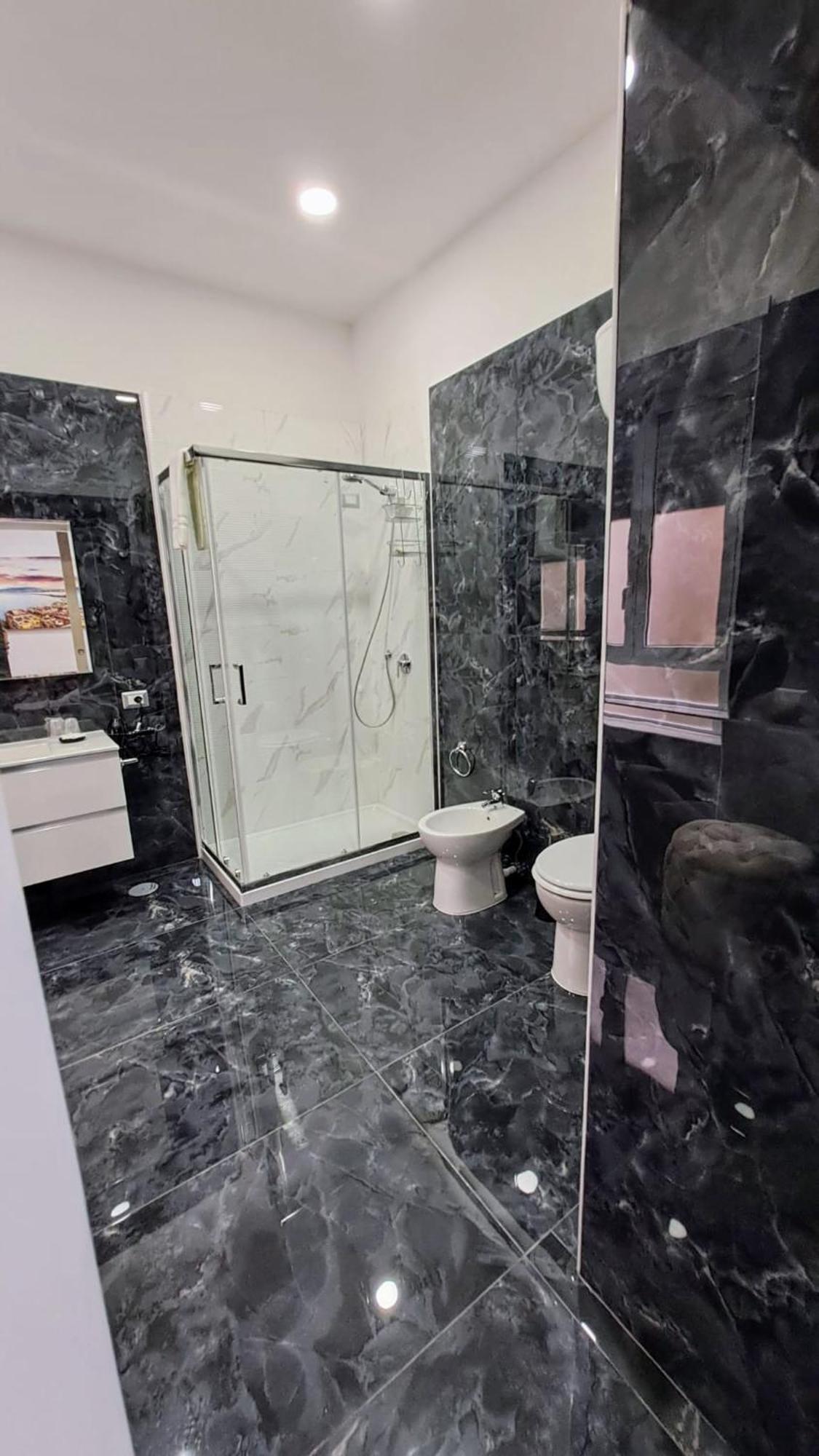La Finestra Sul Borgo Hotel Naples Exterior photo