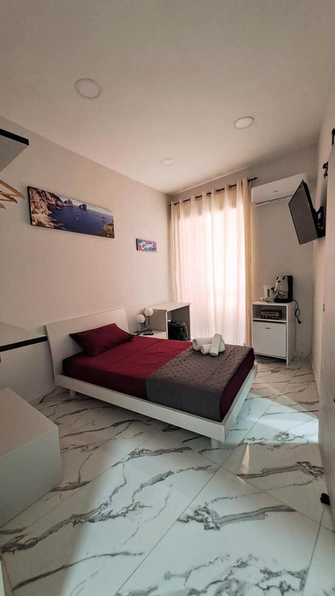 La Finestra Sul Borgo Hotel Naples Exterior photo